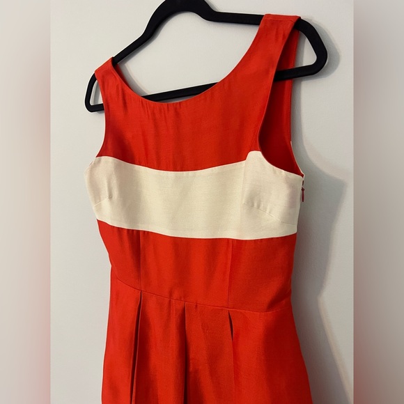 Kate Spade size 6 Pleated Silk Dress w pockets - Picture 3 of 8